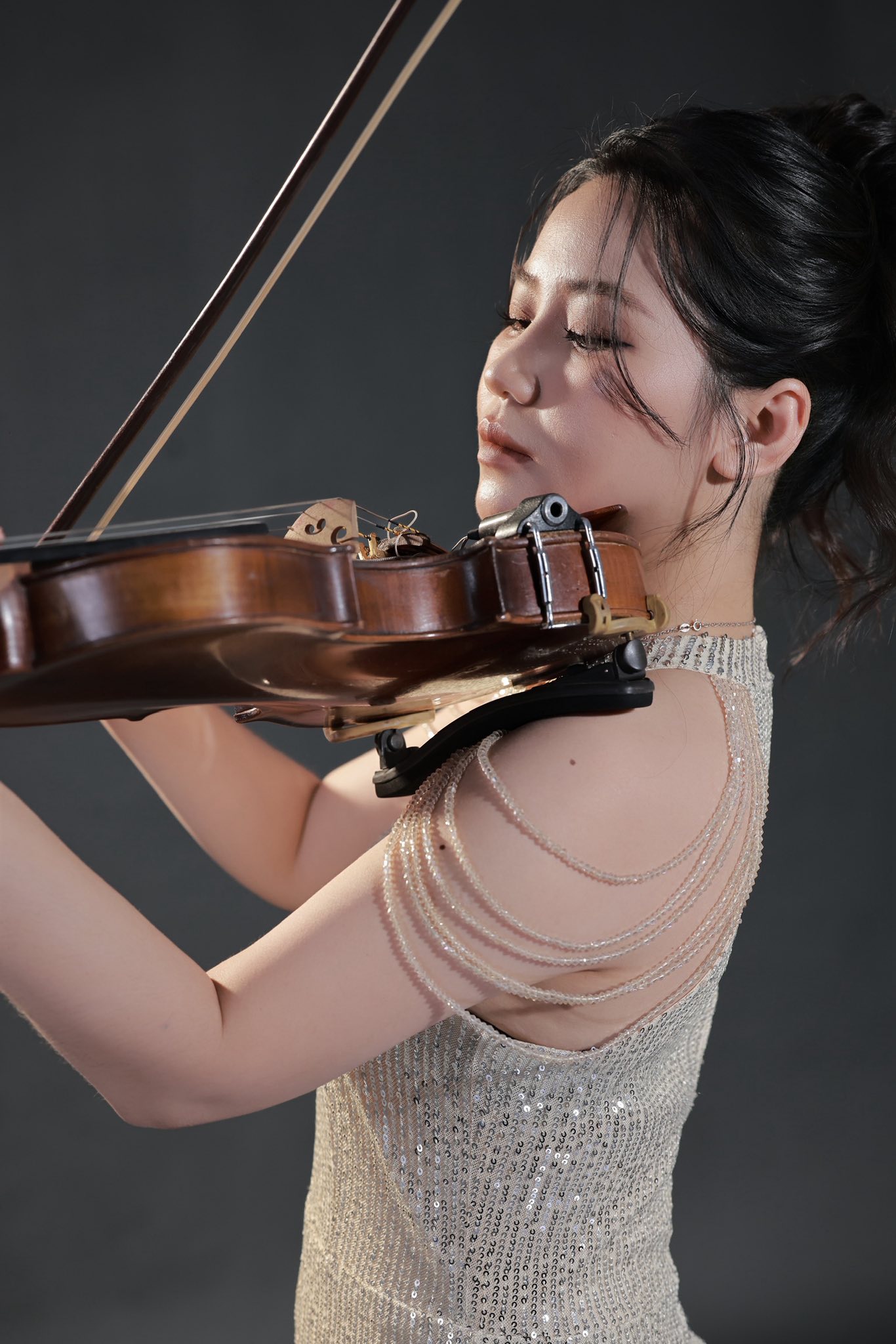 Chu Huyền chân dung nghệ sĩ Violin quý phái và kiêu sa